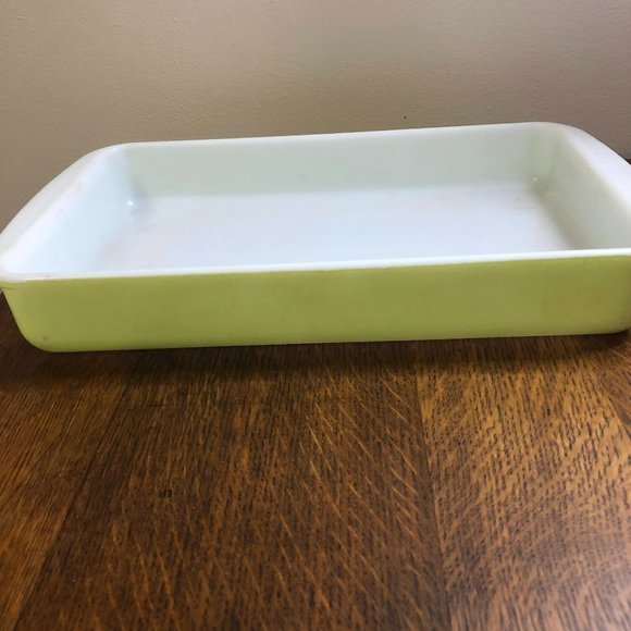 Pyrex Other - Vintage Green & White Pyrex Dish (12 x 7.5)